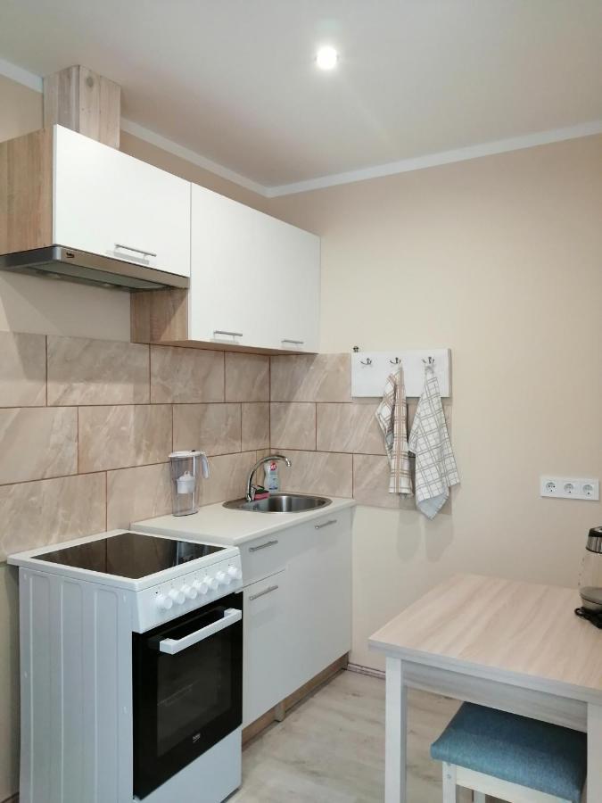 Apartamenti Miera Osta Liepāja Esterno foto